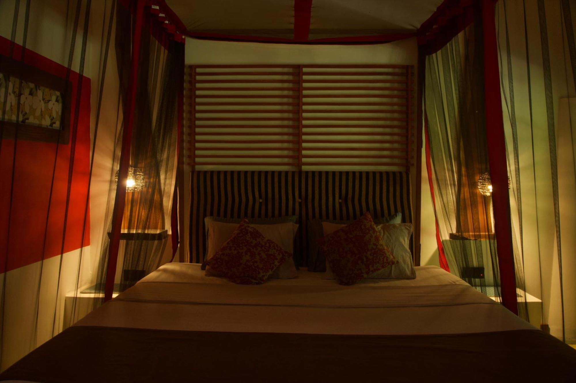 Red Coconut Villa Bentota Exterior photo